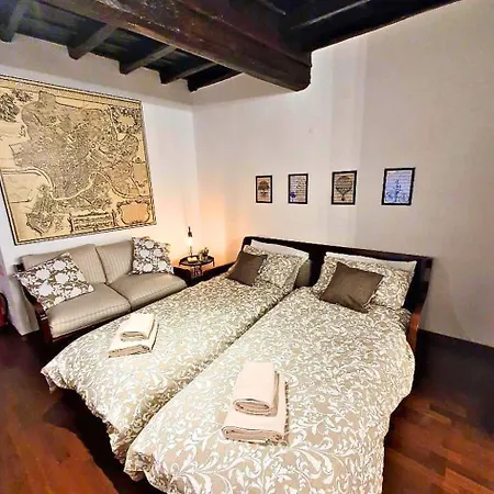 Navona Bear House *